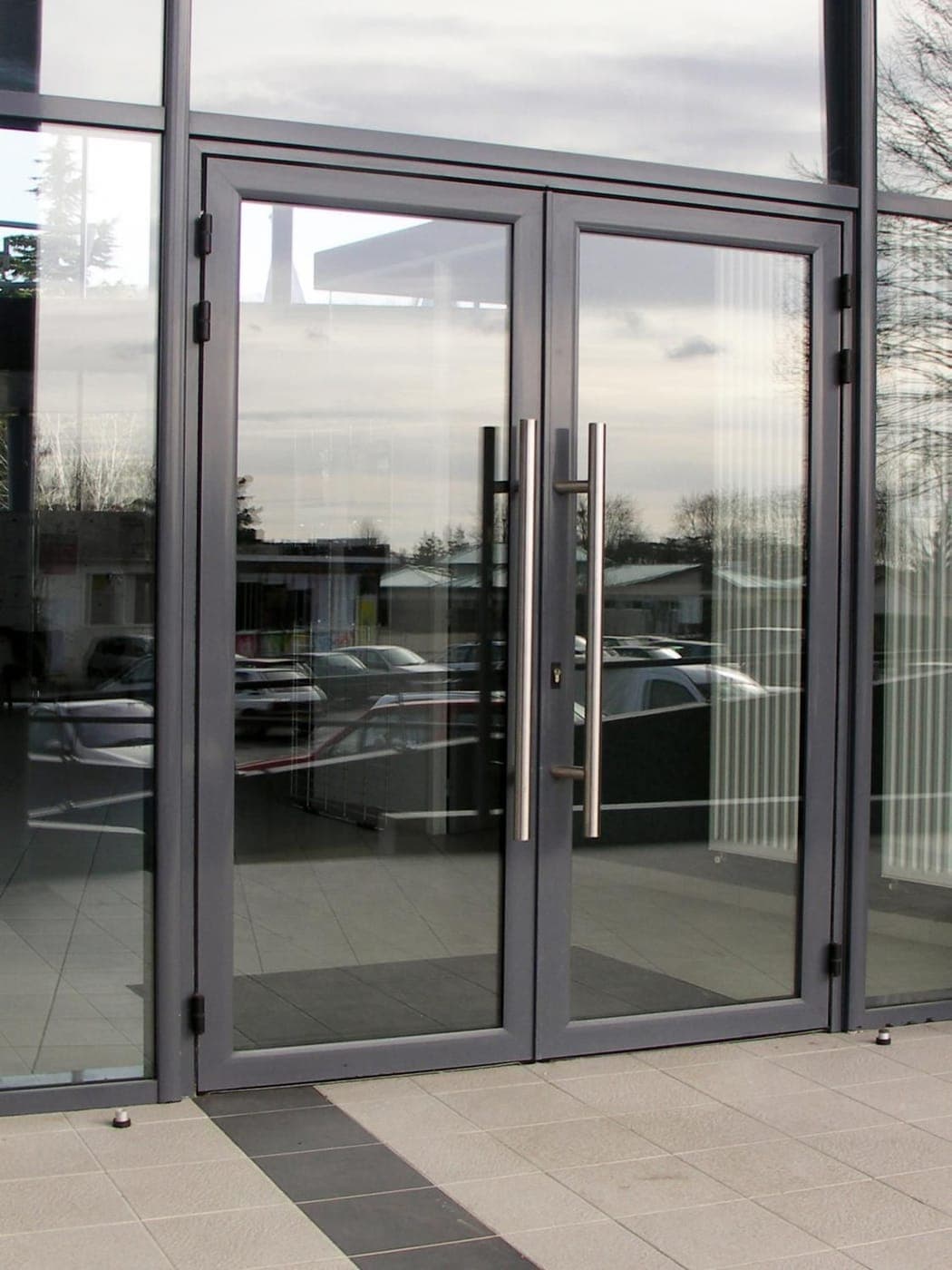 Frameless & Sliding Glass Doors